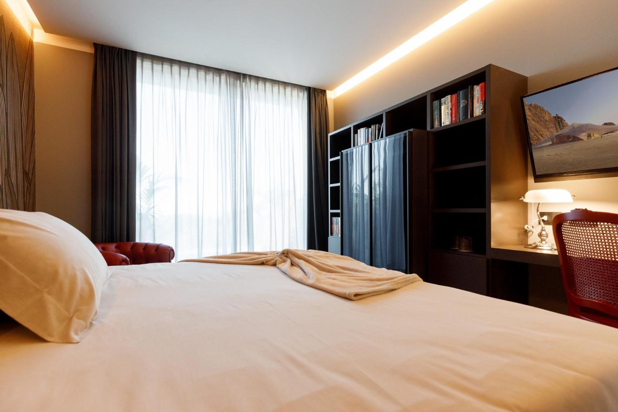 Deville & Spa Costermano Pokoj fotografie